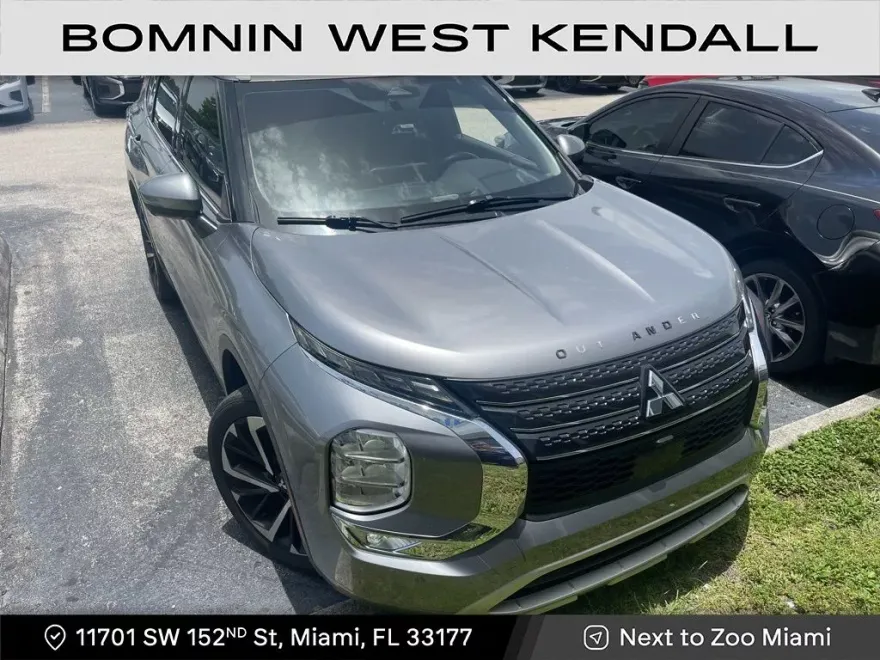 2022 Mitsubishi Outlander SEL photo 1