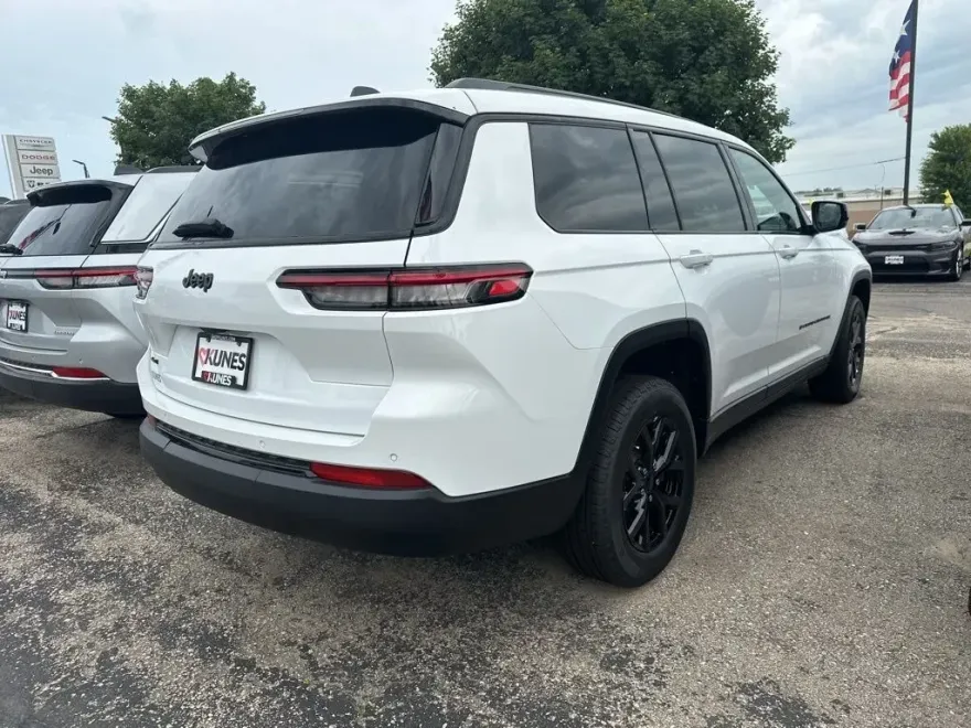 2025 Jeep Grand Cherokee Altitude X photo 1