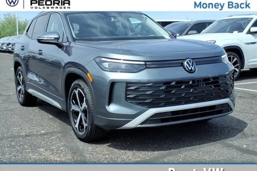 2025 Volkswagen Tiguan SE photo 1
