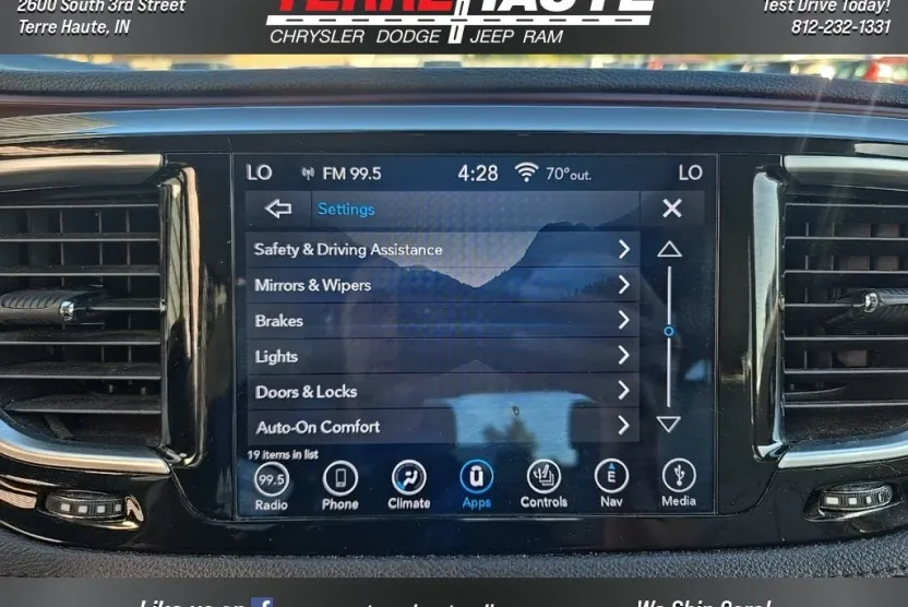 2018 Chrysler Pacifica Limited photo 1