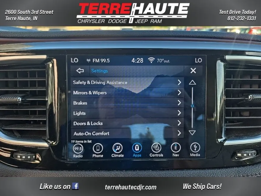 2018 Chrysler Pacifica Limited photo 1