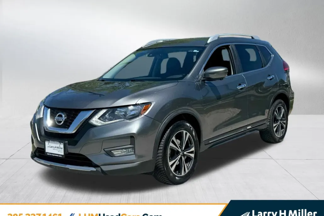 2017 Nissan Rogue SL photo 1