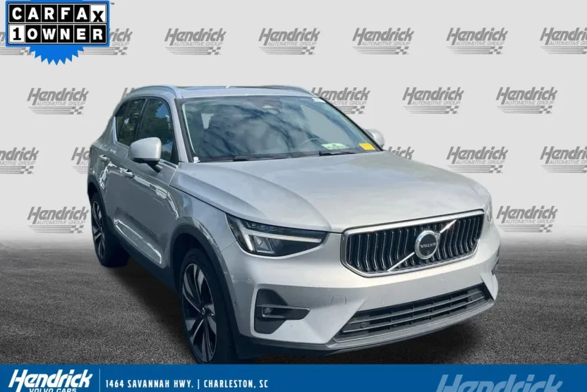 2025 Volvo XC40 Plus photo 1