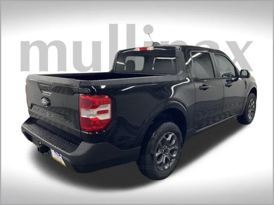 2025 Ford Maverick XLT photo 1