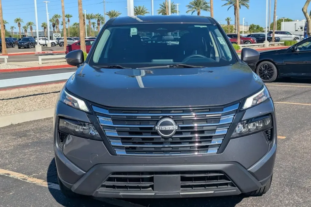 2024 Nissan Rogue SV photo 1