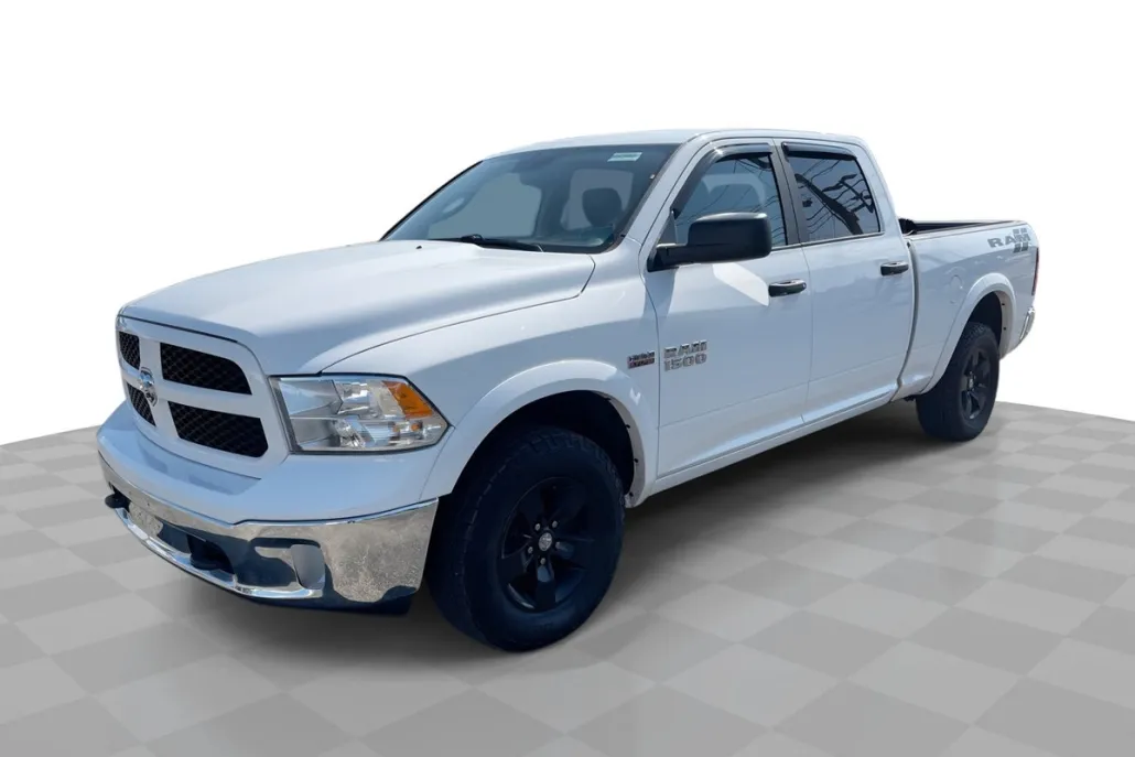 2017 Ram 1500 SLT photo 1