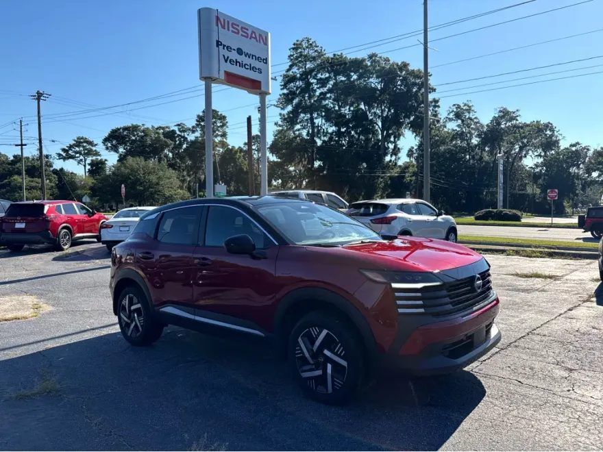2025 Nissan Kicks SV photo 1