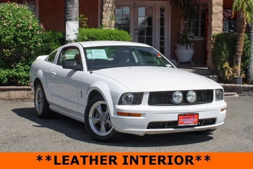 2006 Ford Mustang V6 Premium photo 1