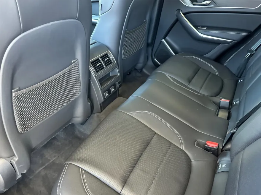 2026 Jaguar F-PACE P250 R-Dynamic S photo 1
