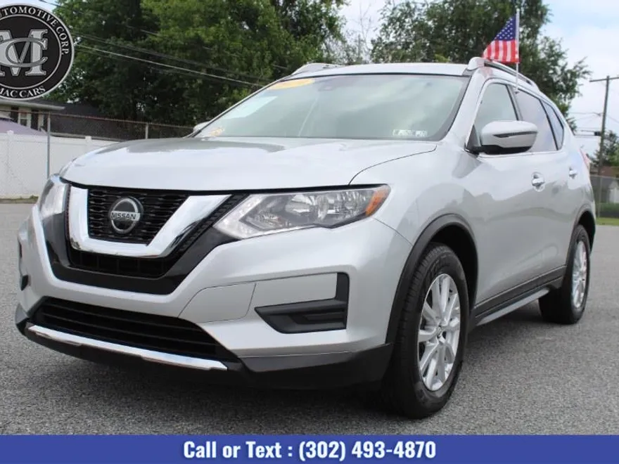 2019 Nissan Rogue SV photo 1