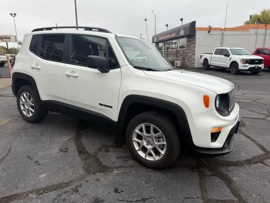 2023 Jeep Renegade Latitude photo 1