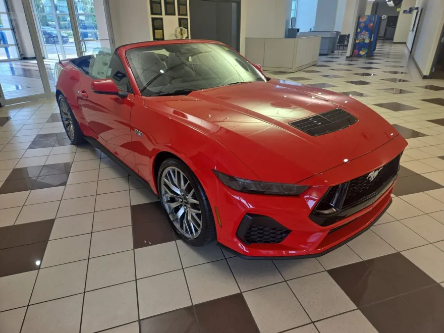 2025 Ford Mustang GT Premium Convertible photo 1