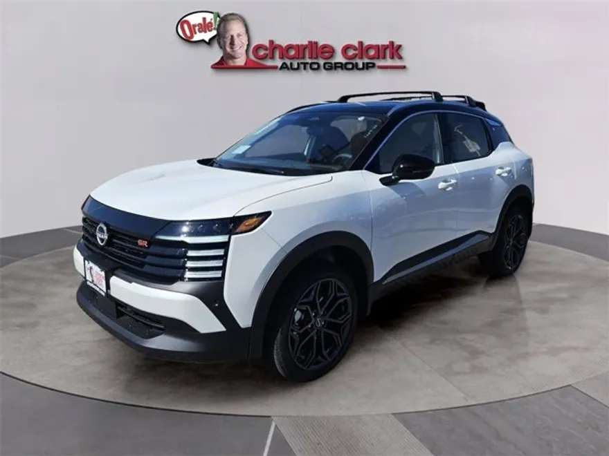 2026 Nissan Kicks SR photo 1