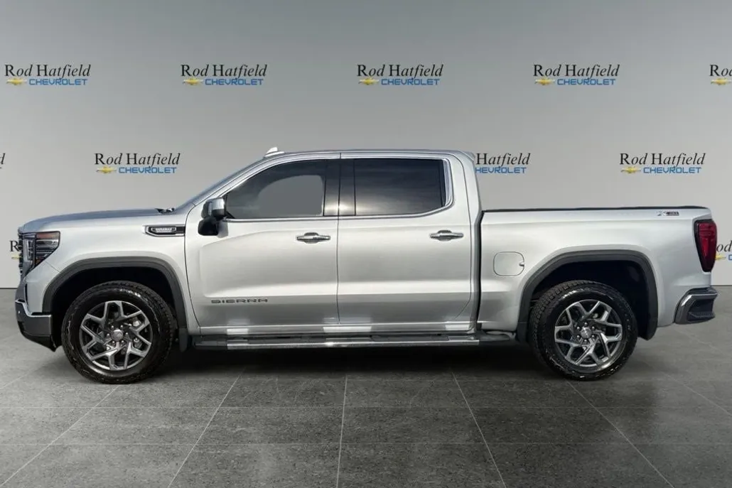 2022 Gmc Sierra 1500 SLT photo 1