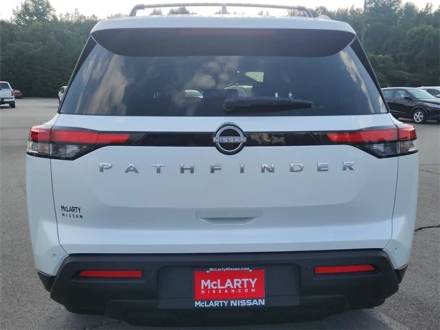 2025 Nissan Pathfinder SV photo 1