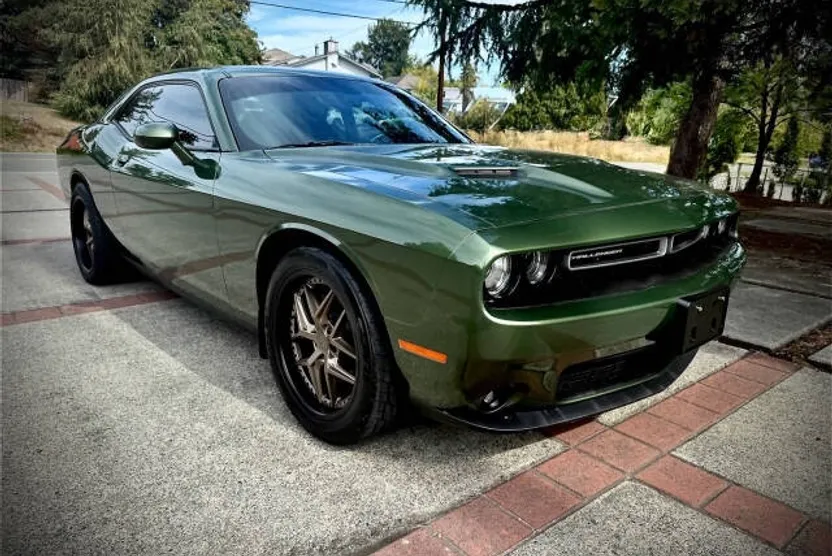 2018 Dodge Challenger SXT Plus photo 1