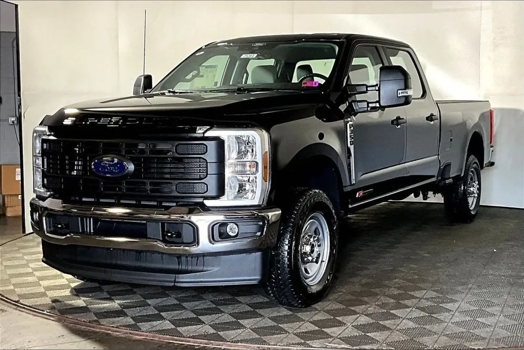 2026 Ford F-350 XL photo 1