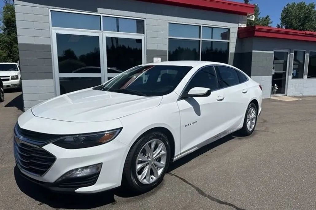 2023 Chevrolet Malibu 1LT photo 1