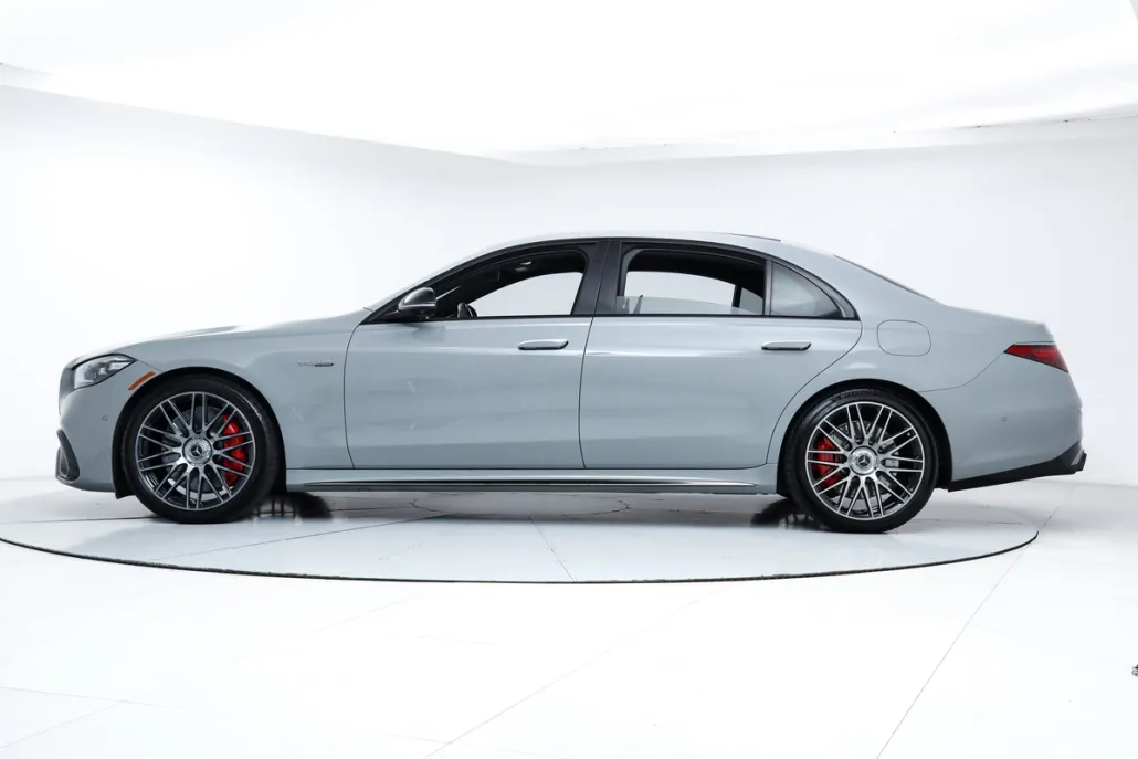 2024 Mercedes Benz S AMG 63 E PERFORMANCE photo 1