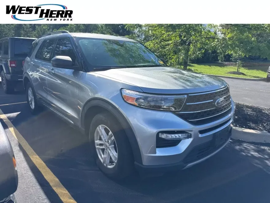 2020 Ford Explorer XLT photo 1