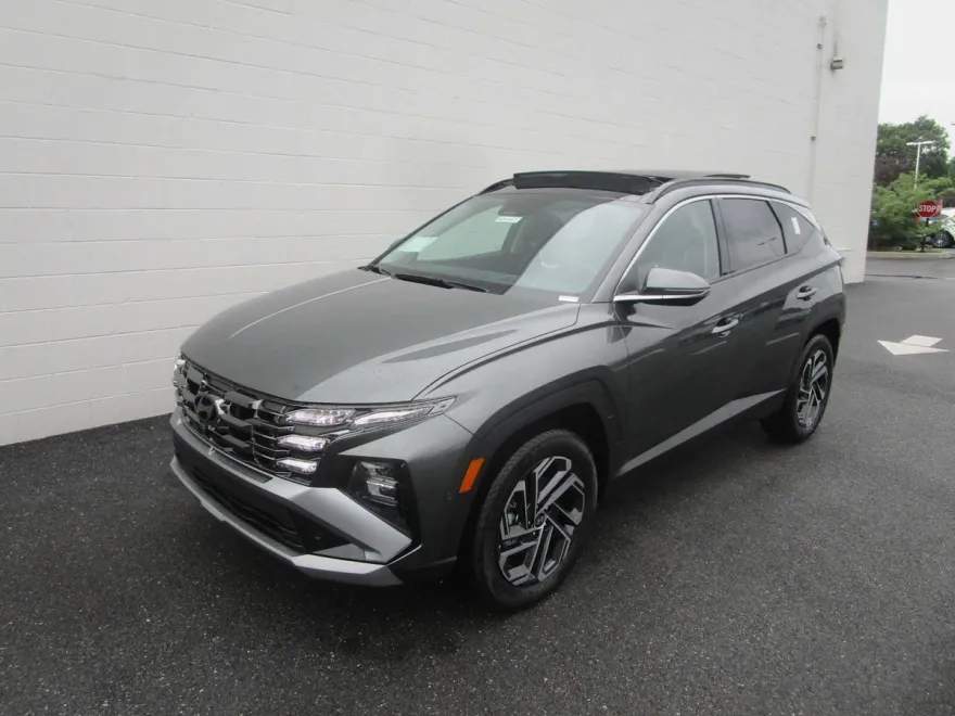 2025 Hyundai Tucson Hybrid Limited photo 1