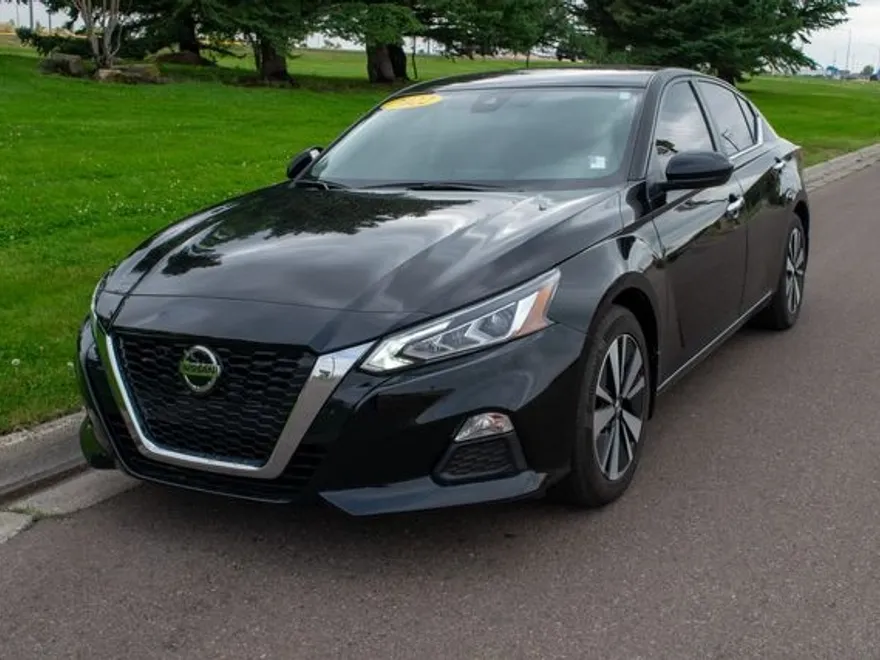2022 Nissan Altima 2.5 SV photo 1