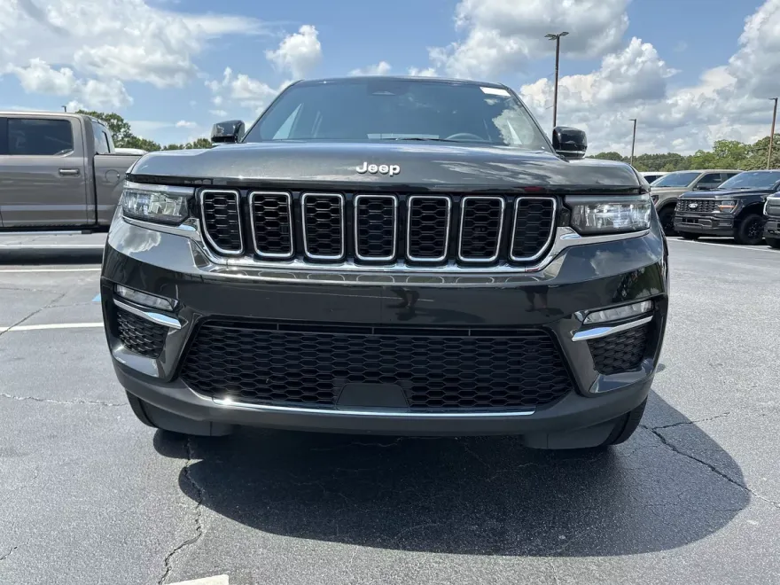 2024 Jeep Grand Cherokee Limited photo 1