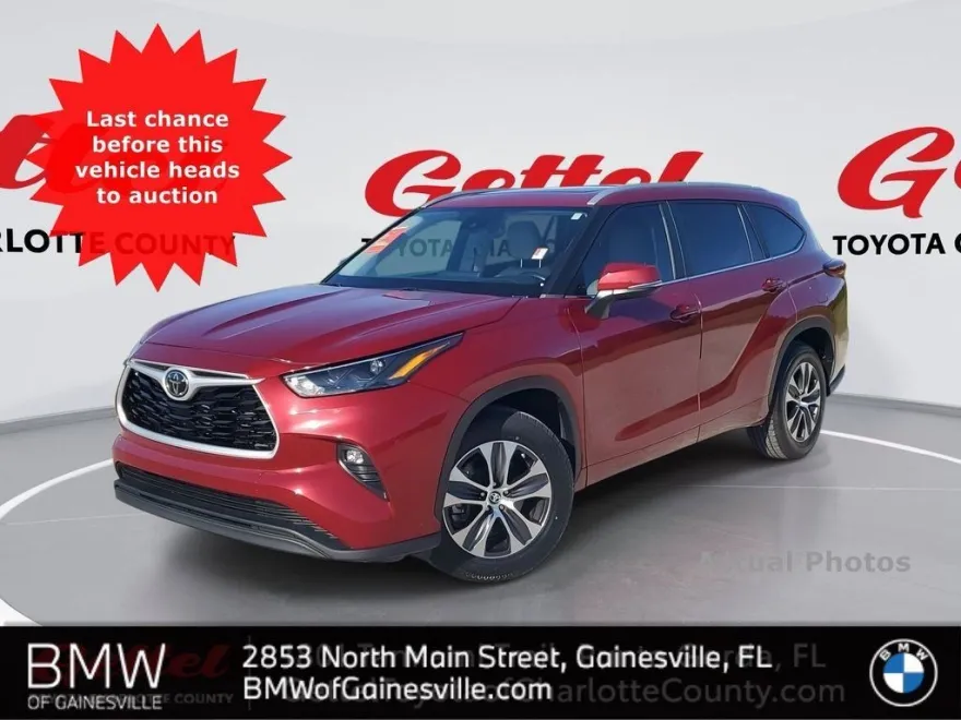 2023 Toyota Highlander XLE photo 1