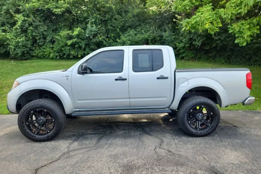 2017 Nissan Frontier SV photo 1