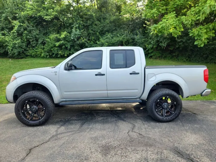 2017 Nissan Frontier SV photo 1