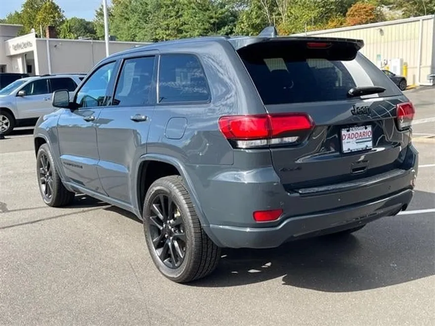 2018 Jeep Grand Cherokee Altitude photo 1
