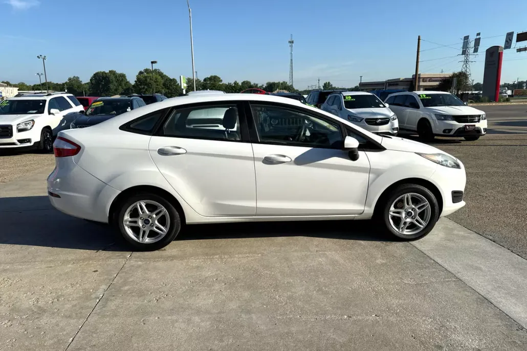 2019 Ford Fiesta SE photo 1
