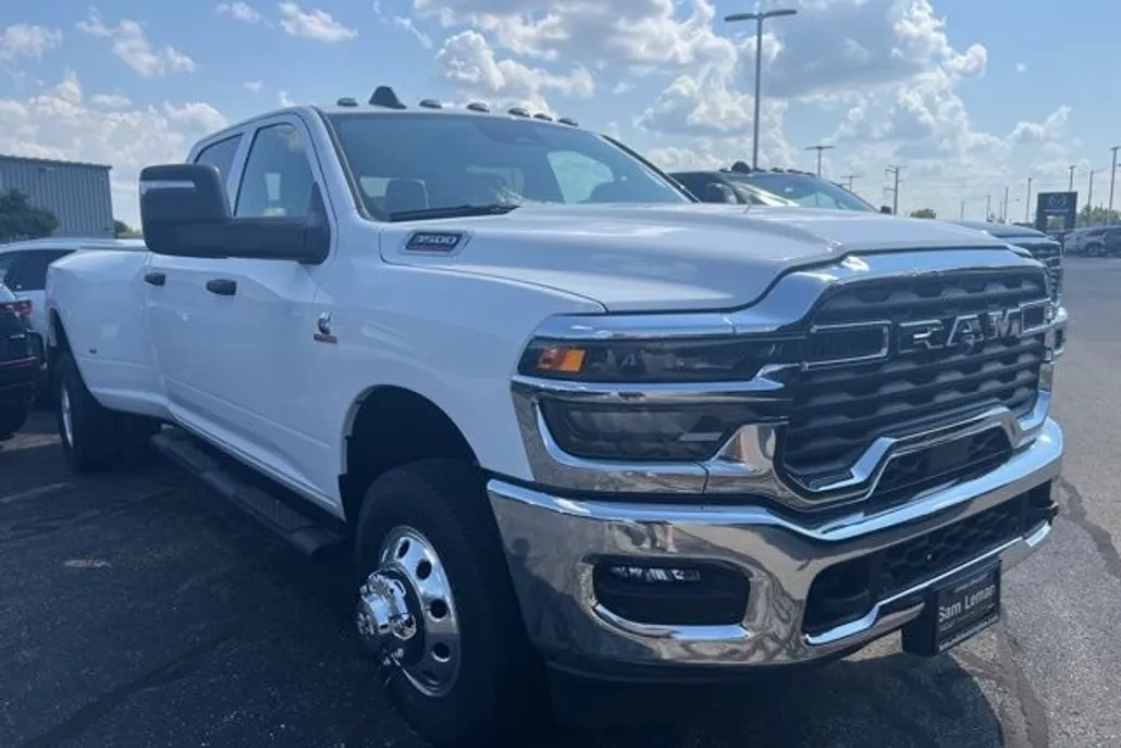 2025 Ram 3500 Tradesman photo 1