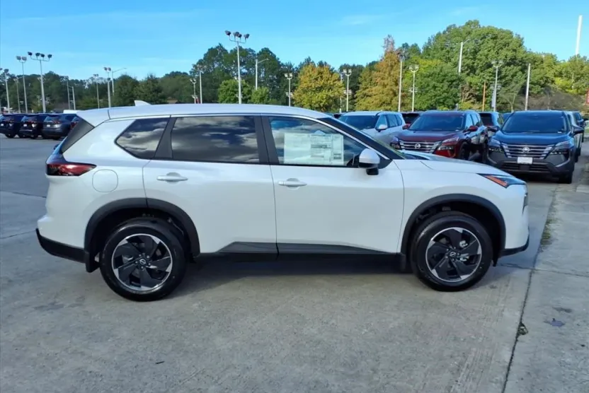 2026 Nissan Rogue SV photo 1