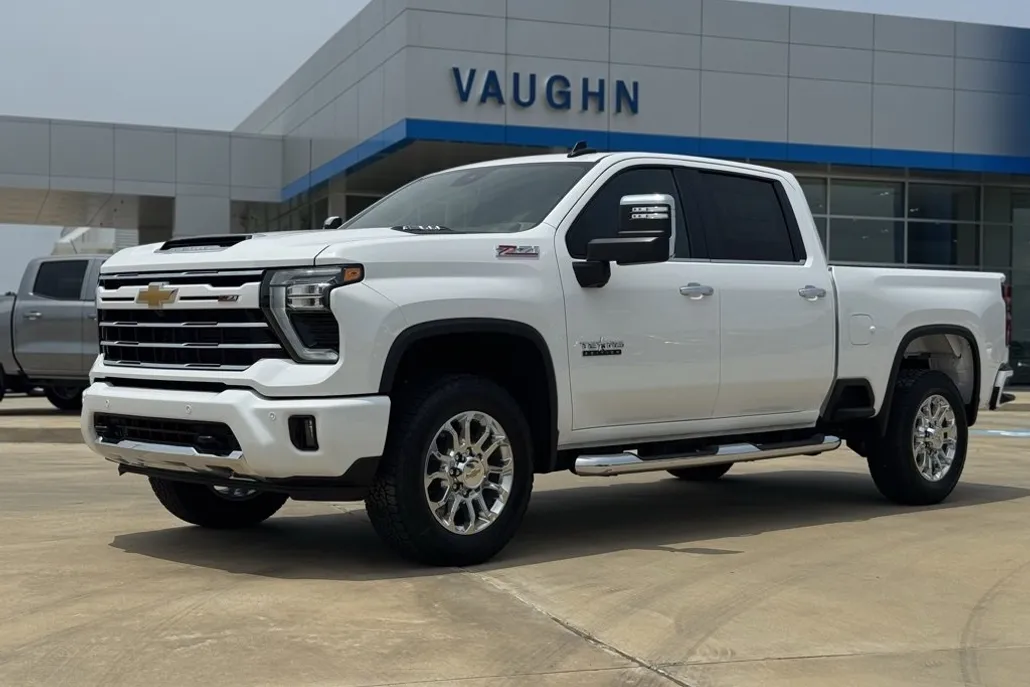 2025 Chevrolet Silverado 2500HD LT photo 1