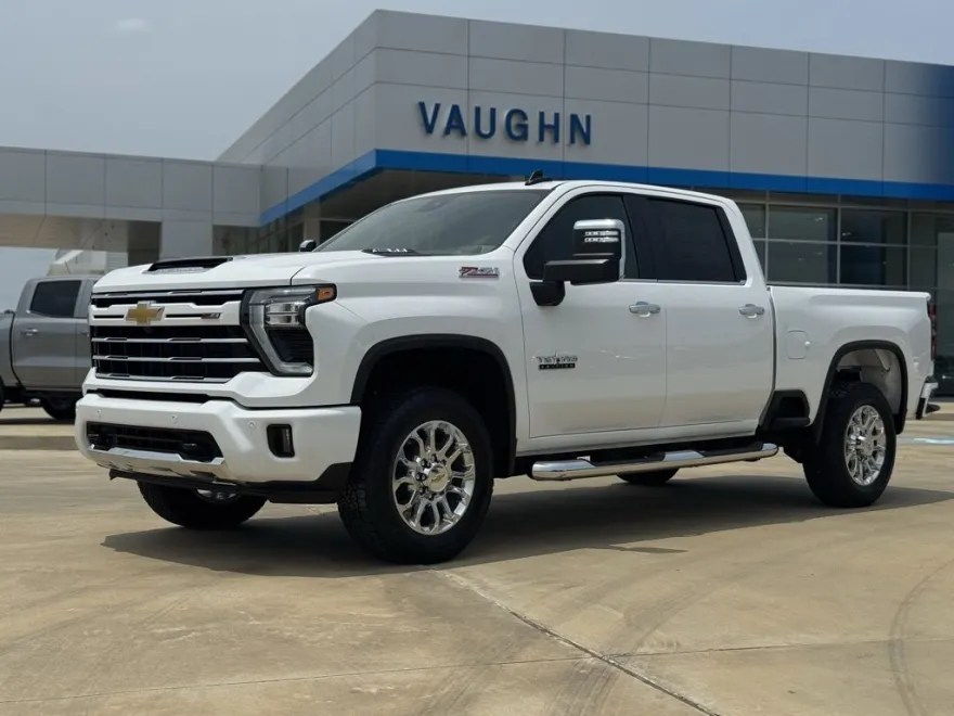 2025 Chevrolet Silverado 2500HD LT photo 1