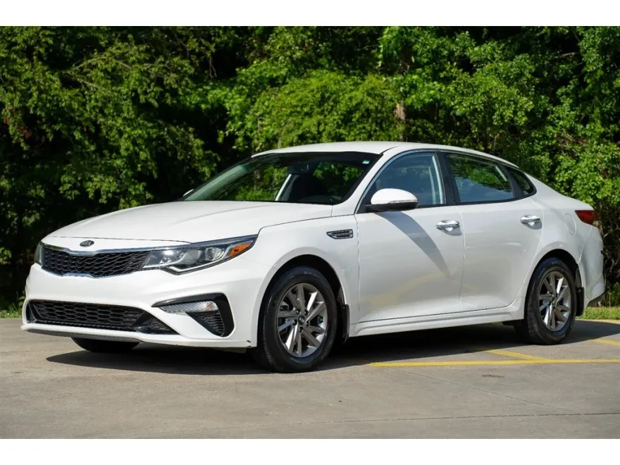 2019 Kia Optima LX photo 1