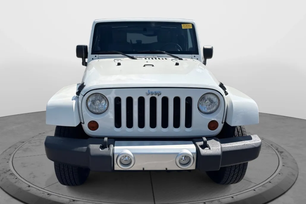 2010 Jeep Wrangler Sahara photo 1