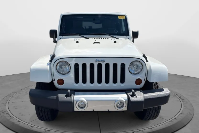 2010 Jeep Wrangler Sahara photo 1