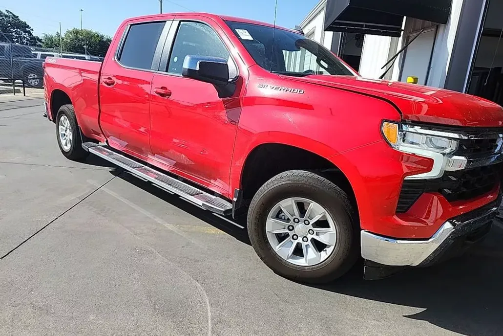 2024 Chevrolet Silverado LT photo 1