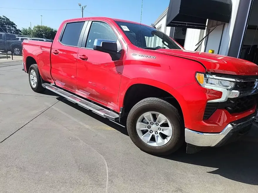 2024 Chevrolet Silverado LT photo 1