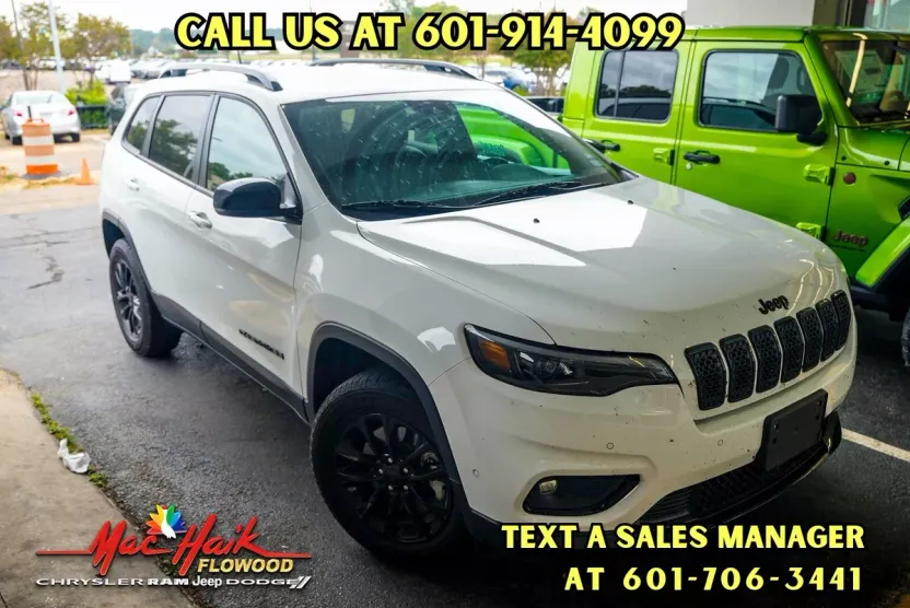 2023 Jeep Cherokee Altitude photo 1