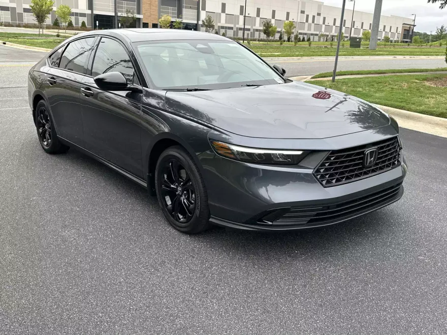 2025 Honda Accord SE photo 1