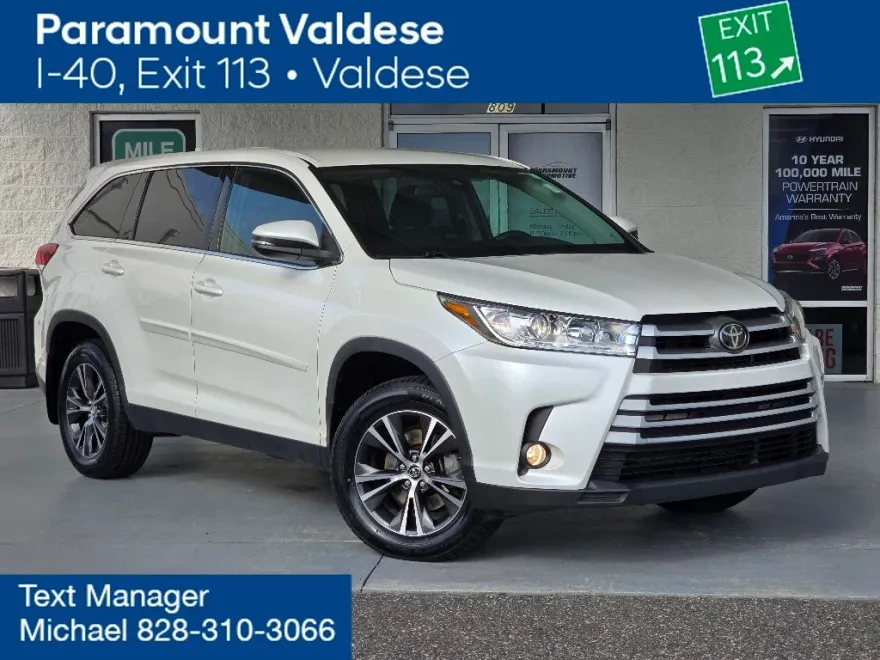 2019 Toyota Highlander LE Plus photo 1