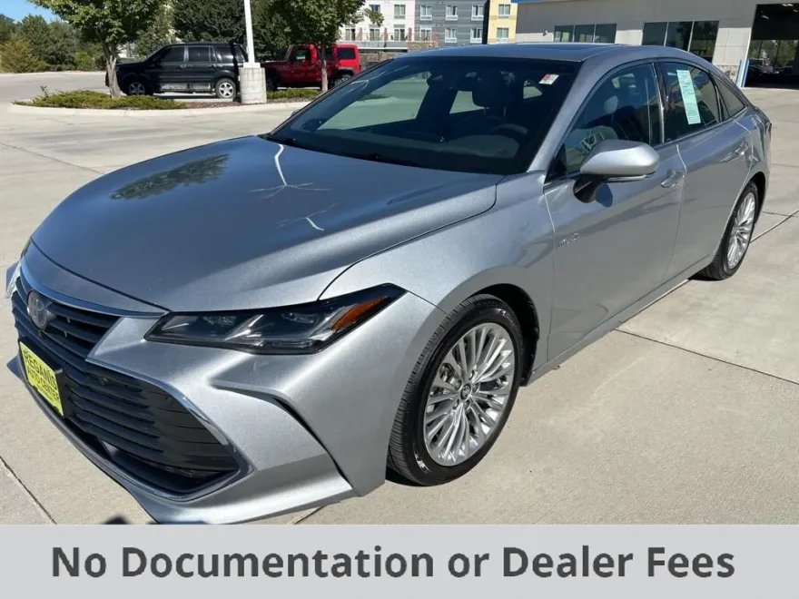2020 Toyota Avalon Hybrid Limited photo 1