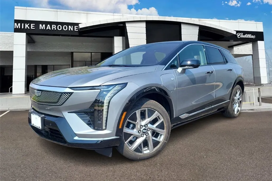 2025 Cadillac Optiq Luxury photo 1