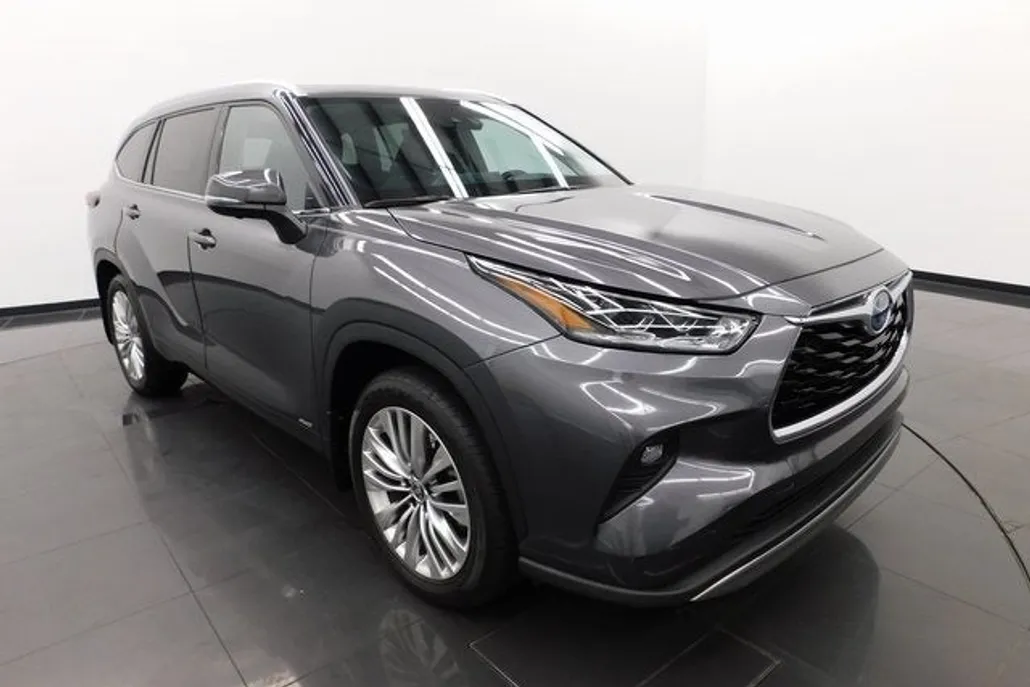 2024 Toyota Highlander Hybrid Platinum photo 1