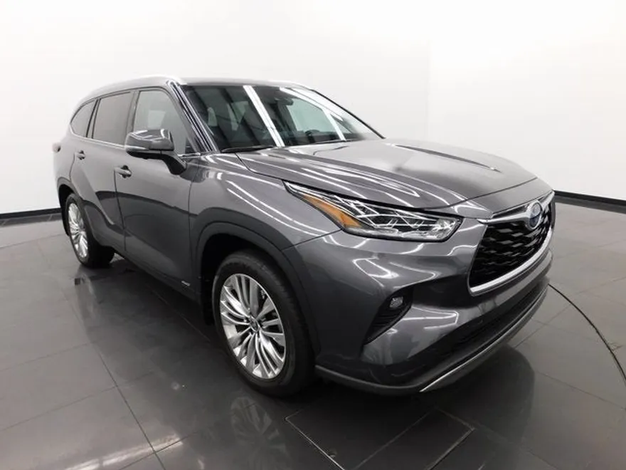 2024 Toyota Highlander Hybrid Platinum photo 1
