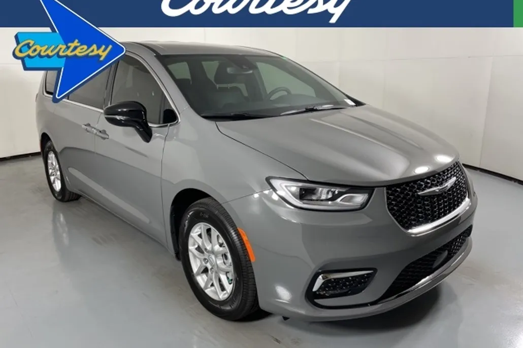 2025 Chrysler Pacifica photo 1