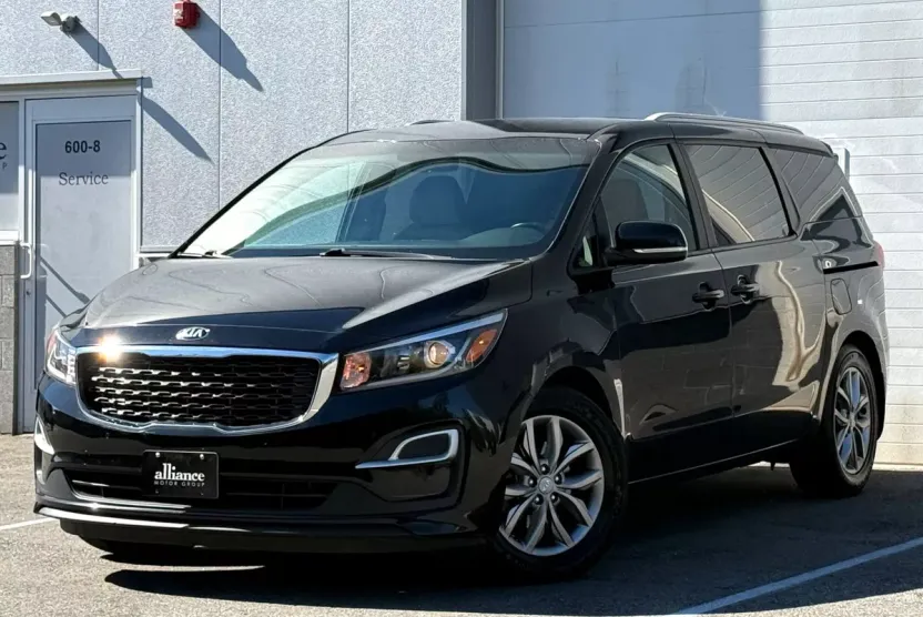 2019 Kia Sedona EX photo 1